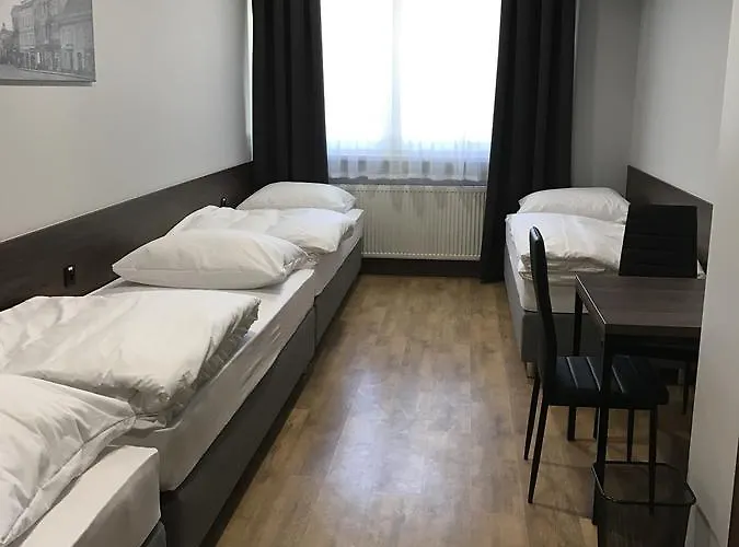 Noclegi Mikolow אכסניה