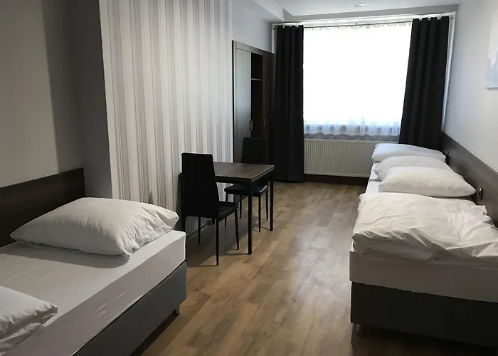 Noclegi Mikolow אכסניה