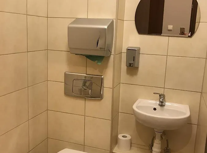 Noclegi Mikolow אכסניה *